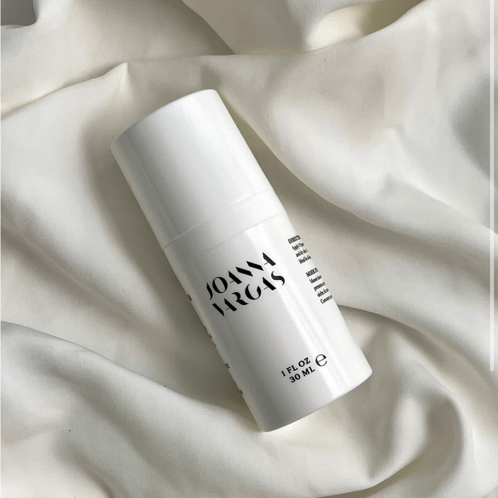 Joanna Vargas Magic Serum Soothe and Strengthen